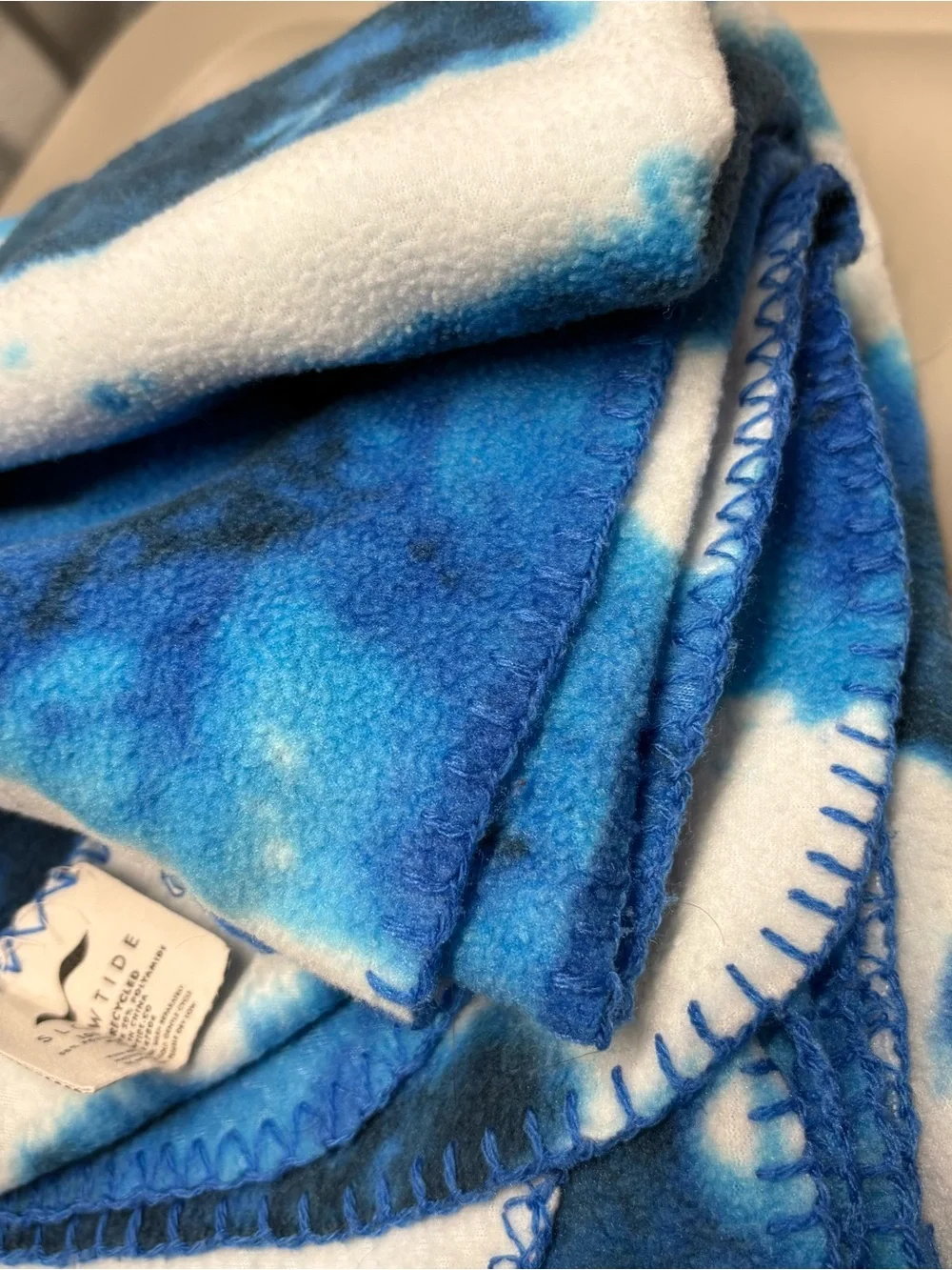 Slowtide Blue Tie-Dye Fleece Throw Blanket